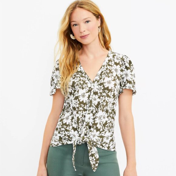 NWT LOFT Women's Floral Textured Button Tie Front Top Size Large - Picture 1 of 4